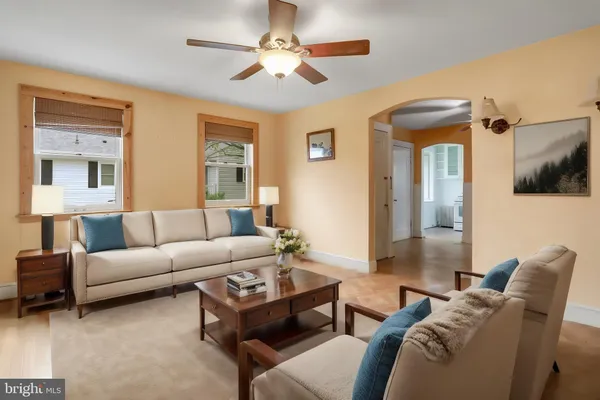 $2,500 | 3812 16th Street South, Arlington, VA 22204