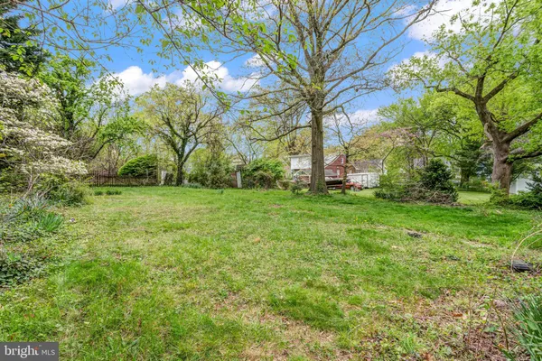 $2,500 | 3812 16th Street South, Arlington, VA 22204