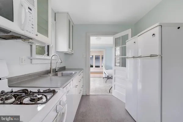 $2,500 | 3812 16th Street South, Arlington, VA 22204