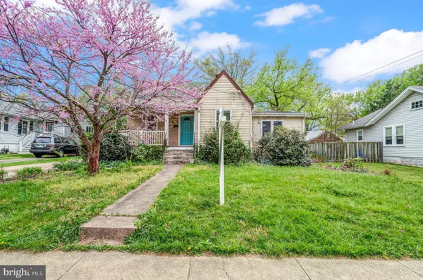 $2,500 | 3812 16th Street South, Arlington, VA 22204