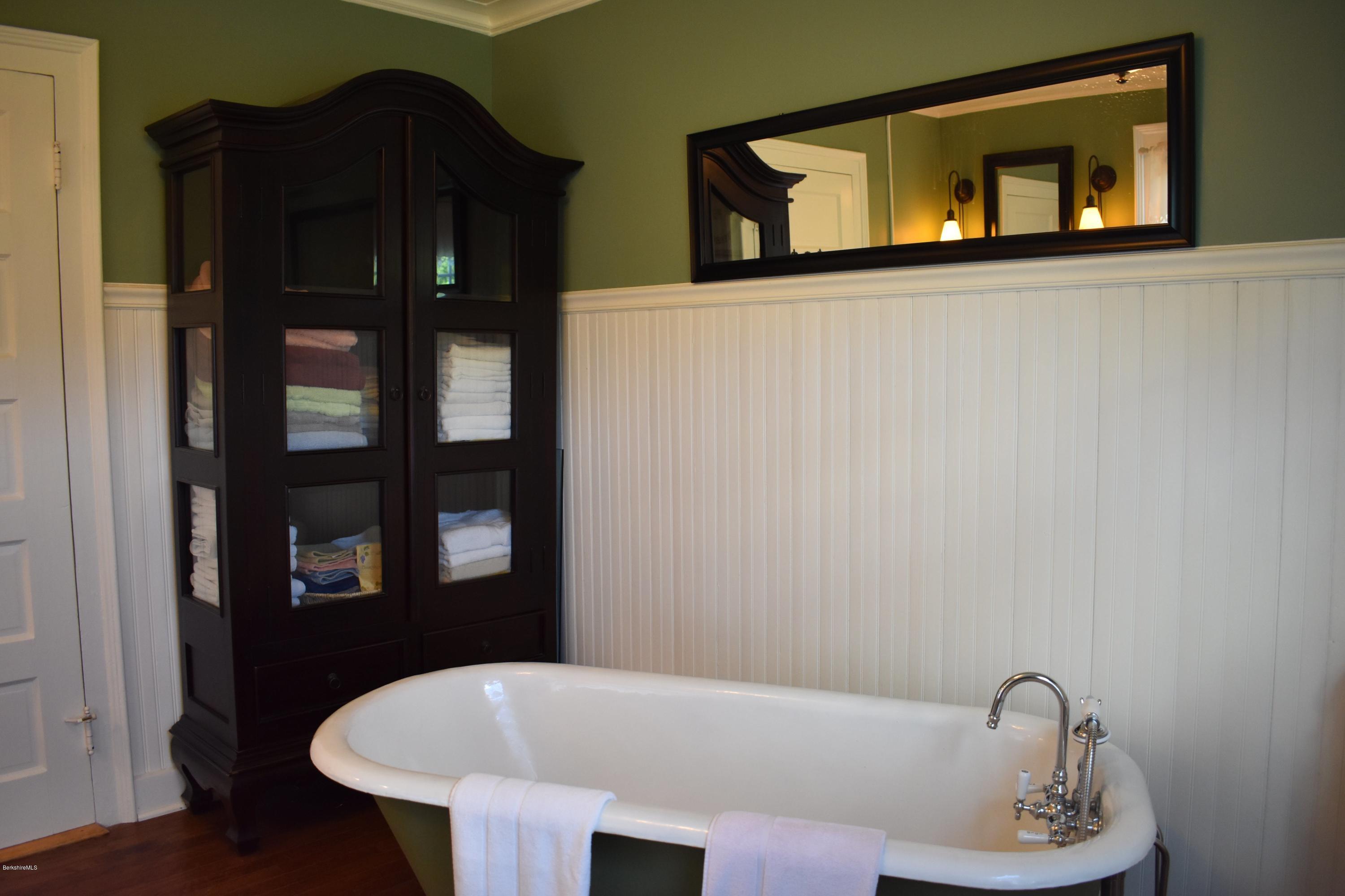 725 North State Road Cheshire, MA 01225 - Photo 14 of 35 5fd2b031-c6e3-4d78-aa1d-91af489071c8