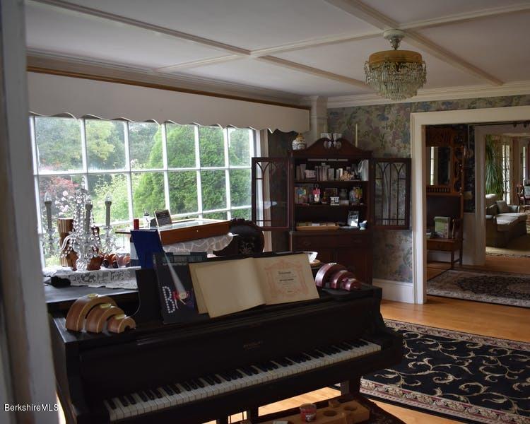 725 North State Road Cheshire, MA 01225 - Photo 10 of 35 1cee2948-df45-46c9-bff0-bfb09257504d