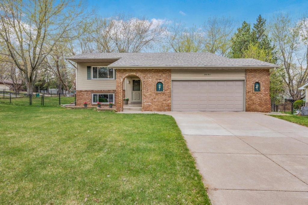 9351 Yucca Lane North Maple Grove, MN 55369 - Photo 2 of 24