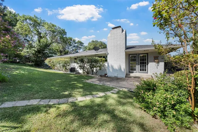 a big yard with lots of green space