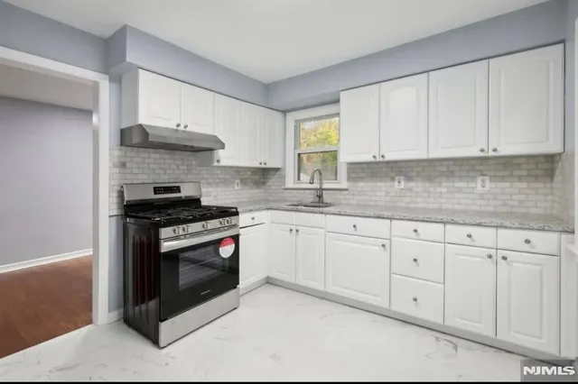 $2,550 | 162 East Fairmount Avenue, Unit 2, Maywood, NJ 07607