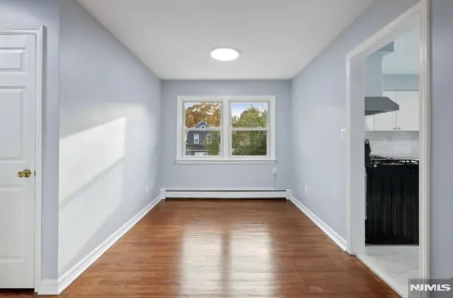 $2,550 | 162 East Fairmount Avenue, Unit 2, Maywood, NJ 07607