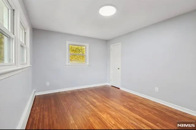 $2,550 | 162 East Fairmount Avenue, Unit 2, Maywood, NJ 07607