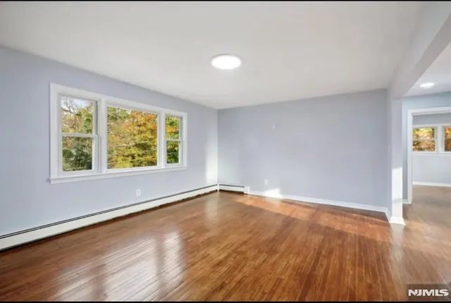 $2,550 | 162 East Fairmount Avenue, Unit 2, Maywood, NJ 07607