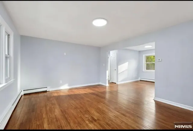 $2,550 | 162 East Fairmount Avenue, Unit 2, Maywood, NJ 07607