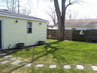 747 North Rensselaer Avenue Griffith, IN 46319 - Photo 2 of 7 Gallery Image 2