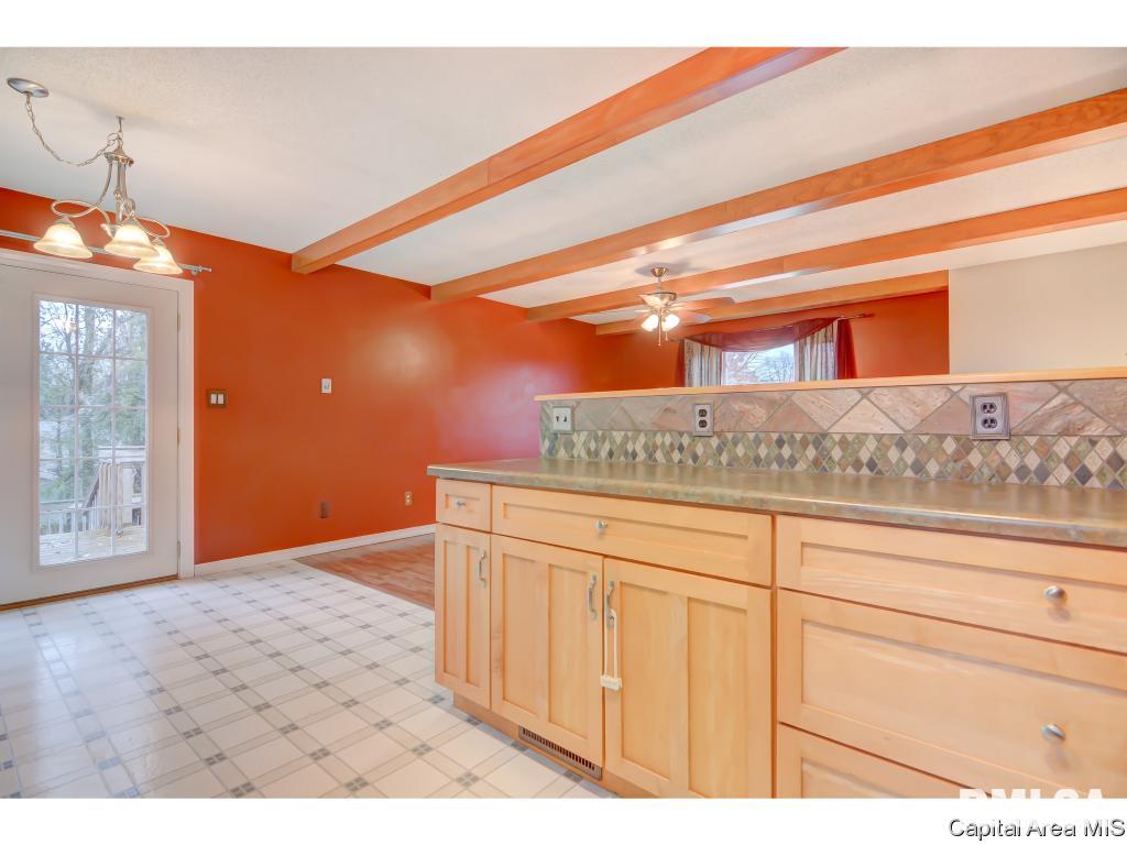 3209 Angelo Springfield, IL 62707 - Photo 11 of 36