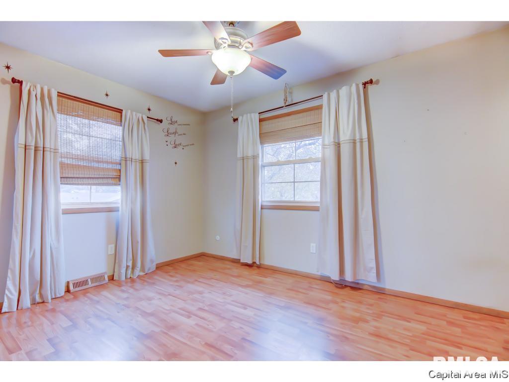 3209 Angelo Springfield, IL 62707 - Photo 12 of 36