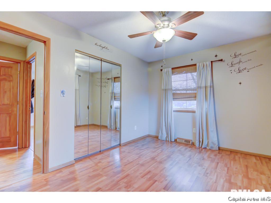 3209 Angelo Springfield, IL 62707 - Photo 13 of 36
