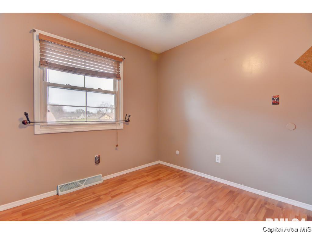 3209 Angelo Springfield, IL 62707 - Photo 19 of 36