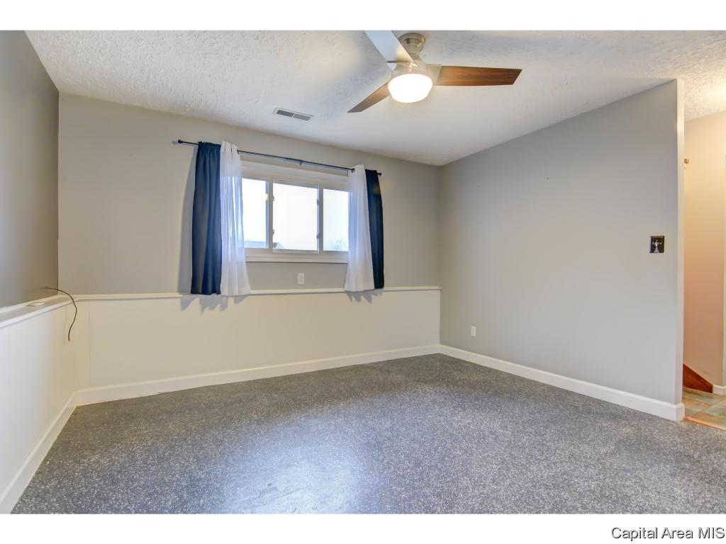 3209 Angelo Springfield, IL 62707 - Photo 27 of 36