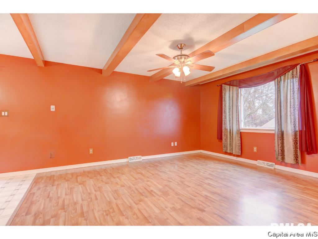 3209 Angelo Springfield, IL 62707 - Photo 5 of 36