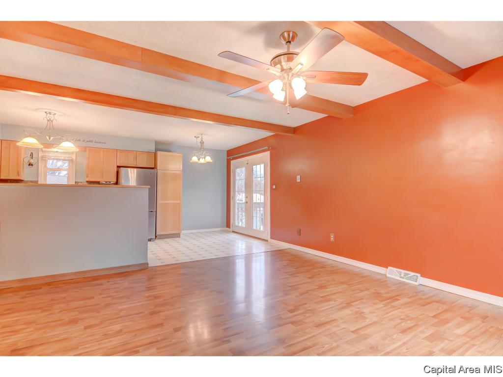 3209 Angelo Springfield, IL 62707 - Photo 6 of 36