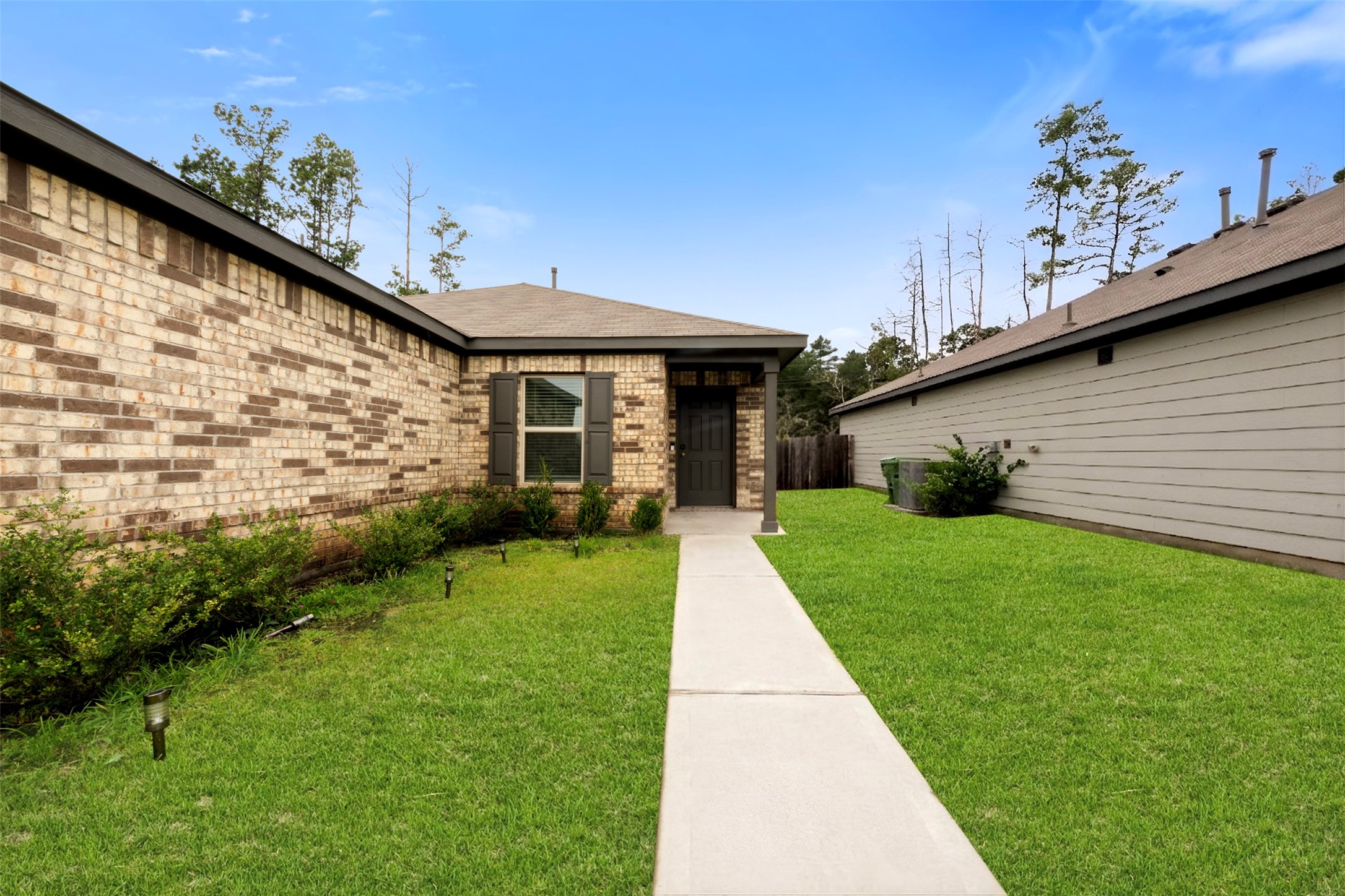 10061 Spring Creek Road Cleveland, TX 77327 - Photo 2 of 27