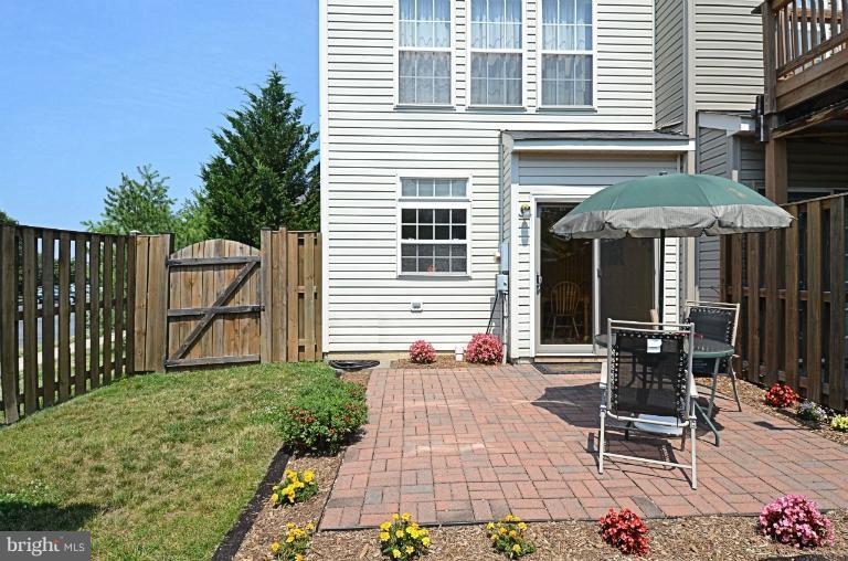 21080 Bitterroot Terrace Ashburn, VA 20147 - Photo 11 of 14 Exterior (Rear)