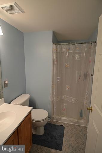 21080 Bitterroot Terrace Ashburn, VA 20147 - Photo 8 of 14 Bath