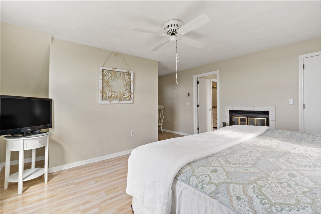 18 Warren Avenue Middletown, RI 02842 - Photo 21 of 30