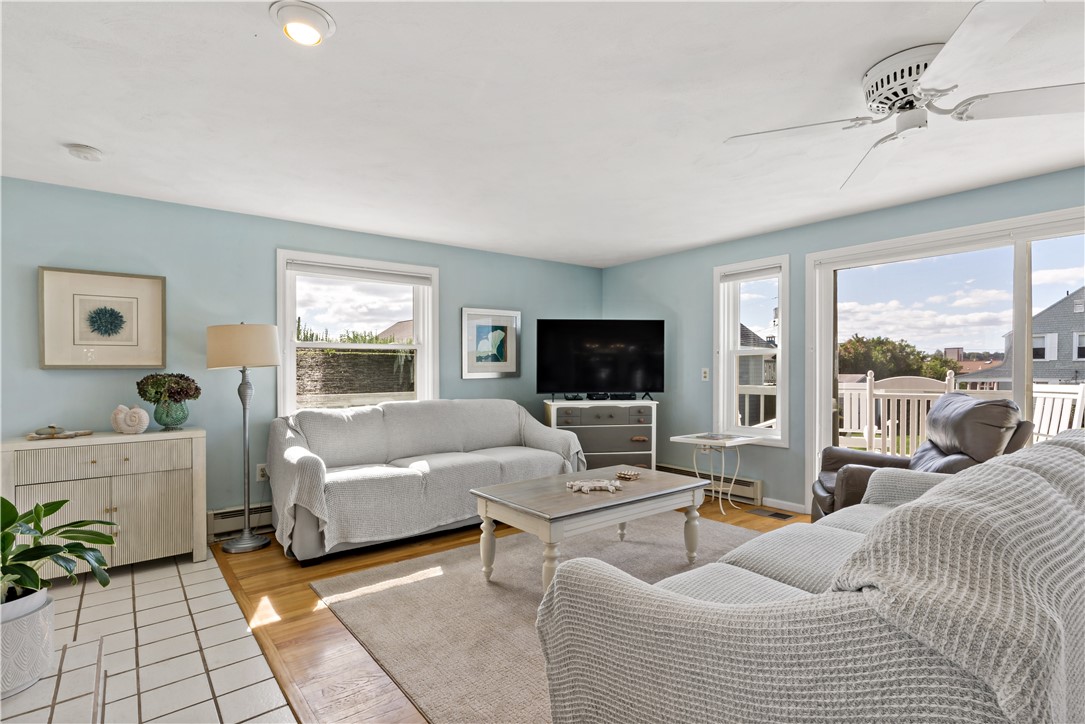 18 Warren Avenue Middletown, RI 02842 - Photo 5 of 30