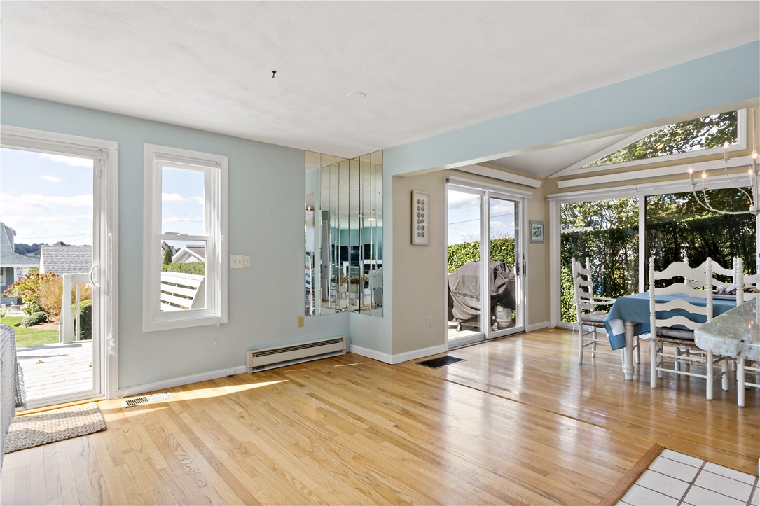 18 Warren Avenue Middletown, RI 02842 - Photo 7 of 30