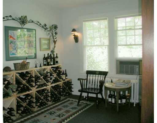 20 Edgecliff Road Rosslyn Farms, PA 15106 - Photo 5 of 8 Gallery Image 5