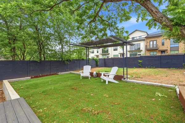$3,200 | 2635 West 45th Street, Austin, TX 78731