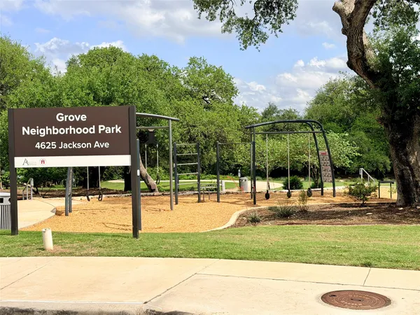 $3,200 | 2635 West 45th Street, Austin, TX 78731