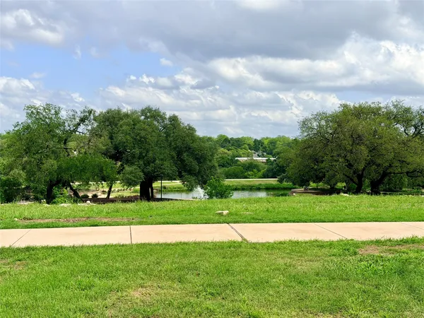 $3,200 | 2635 West 45th Street, Austin, TX 78731