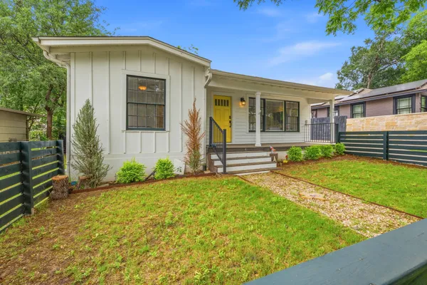 $3,200 | 2635 West 45th Street, Austin, TX 78731