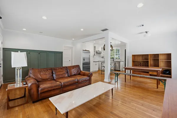 $3,200 | 2635 West 45th Street, Austin, TX 78731