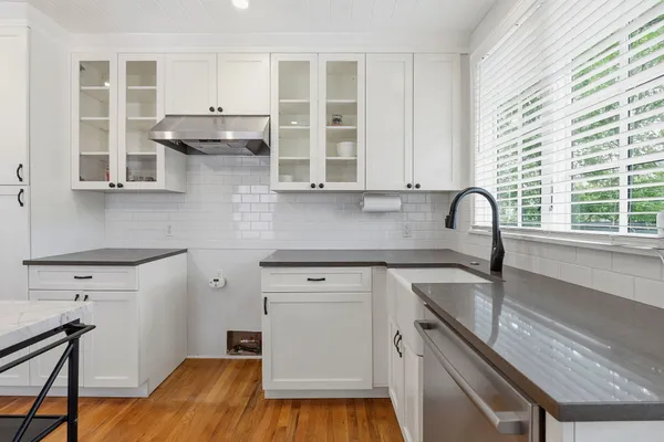 $3,200 | 2635 West 45th Street, Austin, TX 78731