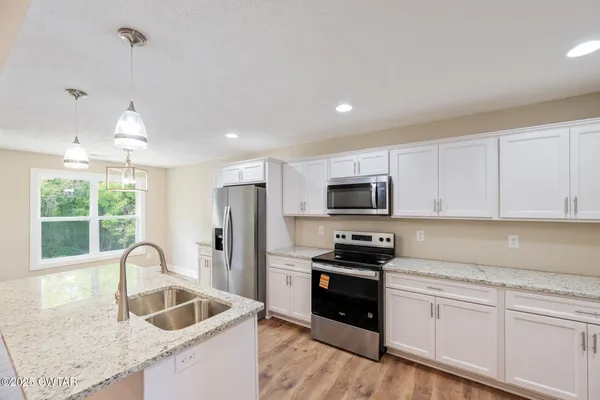 $299,900 | 70 Derek Drive, Lexington, TN 38351