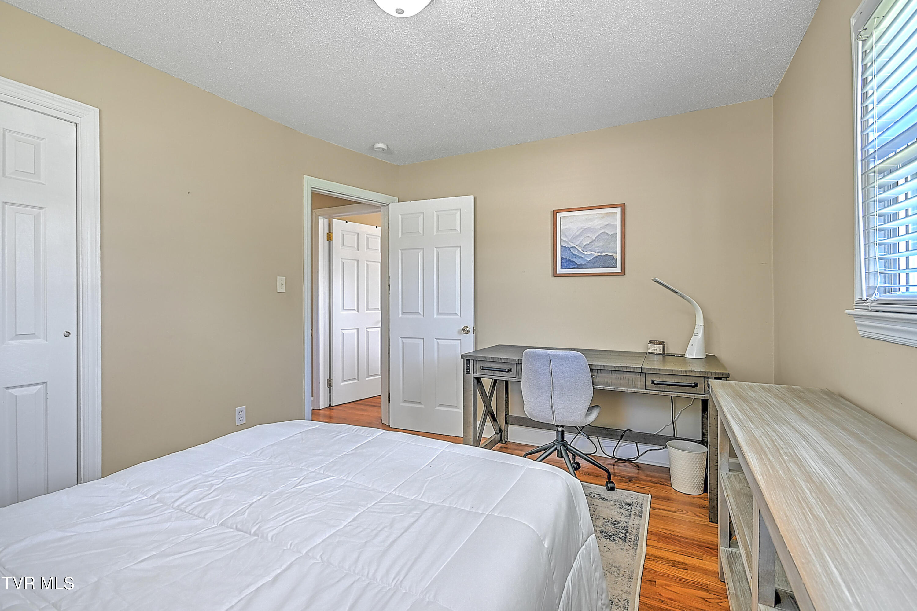 107 Walnut Road Bristol, TN 37620 - Photo 13 of 35 107 Walnut Gdawg-18