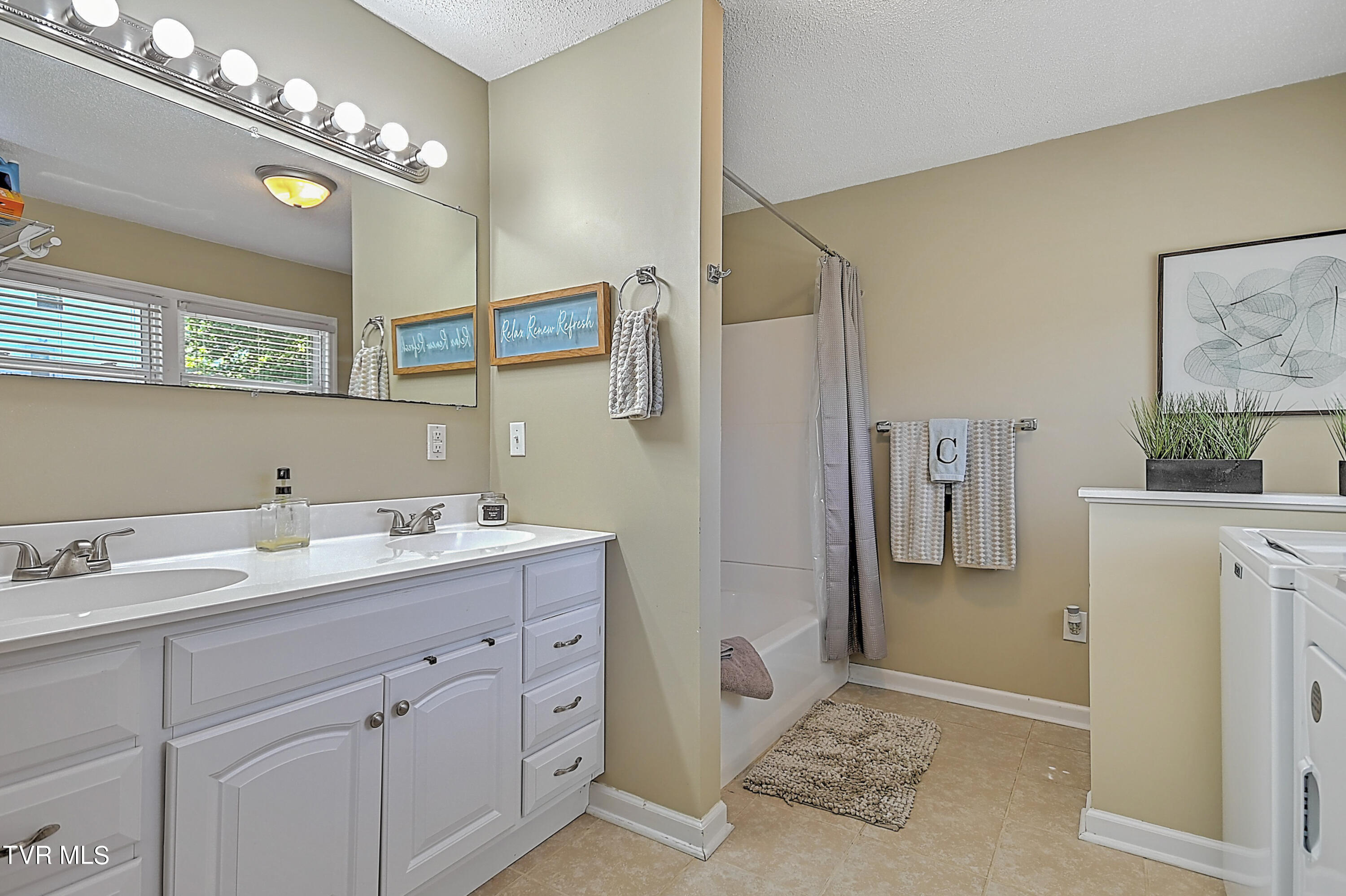 107 Walnut Road Bristol, TN 37620 - Photo 20 of 35 107 Walnut Gdawg-25