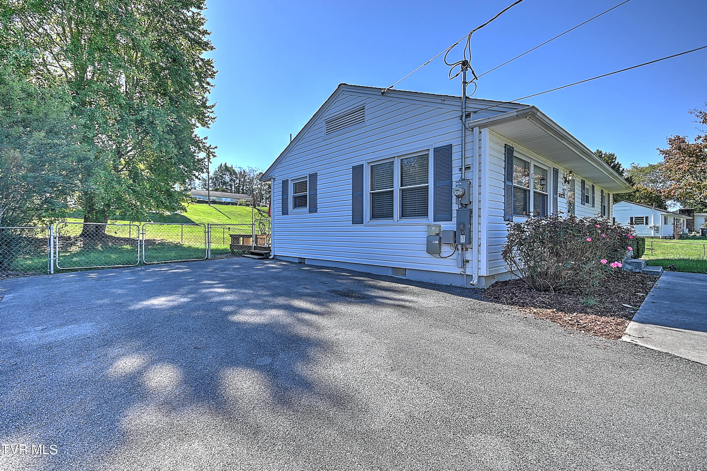 107 Walnut Road Bristol, TN 37620 - Photo 27 of 35 Walnut Exterior-6