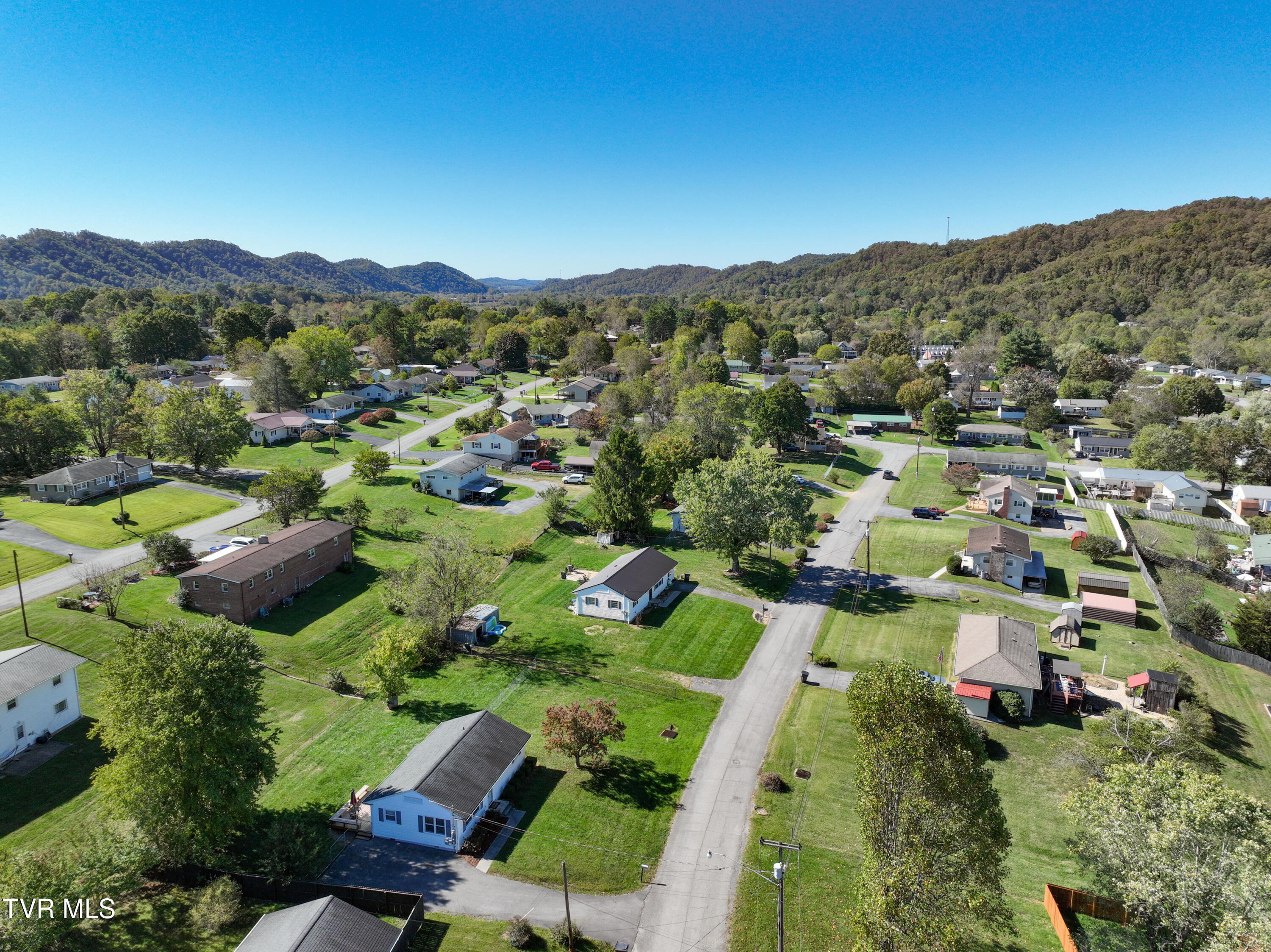 107 Walnut Road Bristol, TN 37620 - Photo 30 of 35 107 Walnut Drone Gdawg-2
