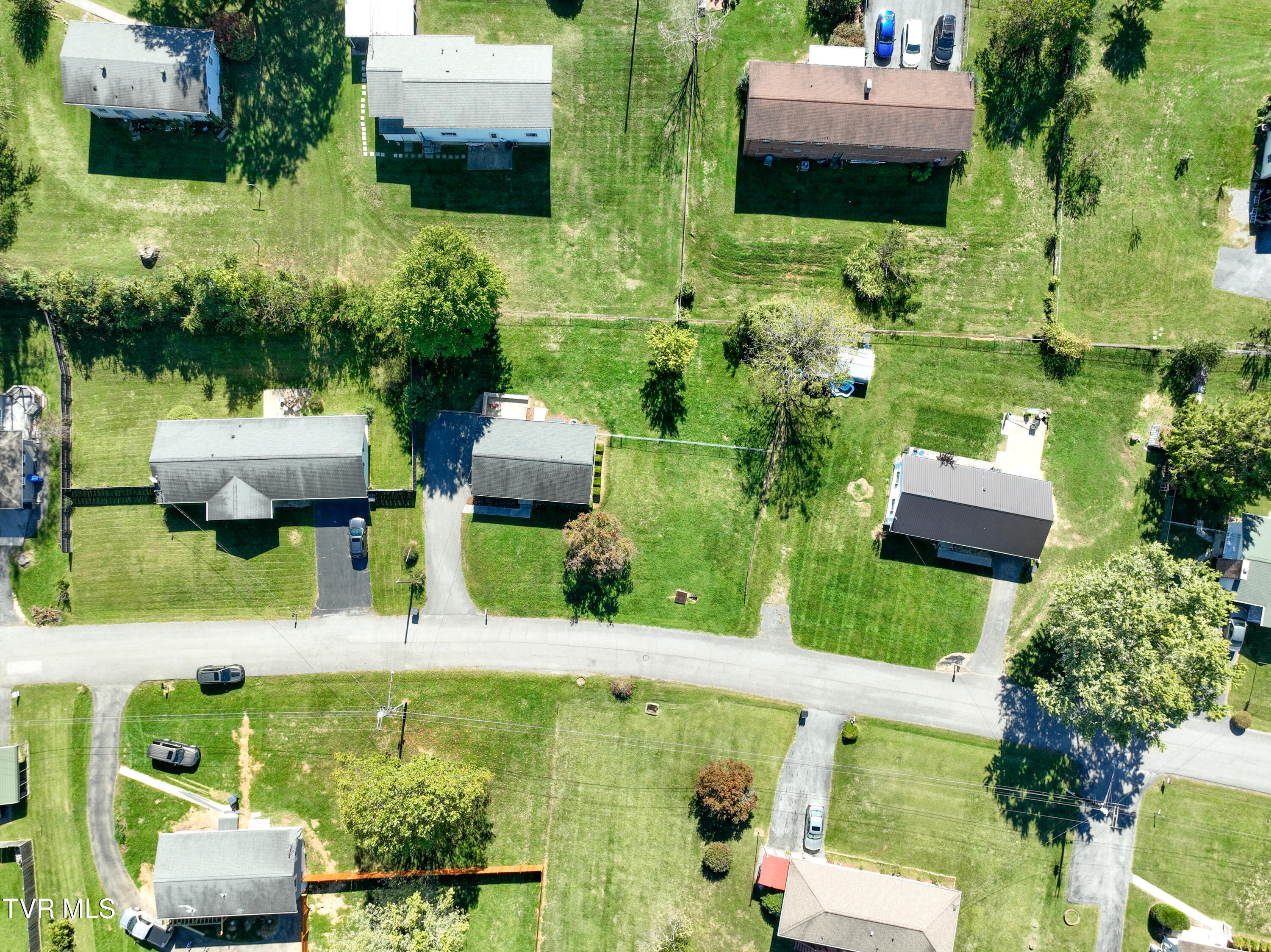 107 Walnut Road Bristol, TN 37620 - Photo 32 of 35 107 Walnut Drone Gdawg-14