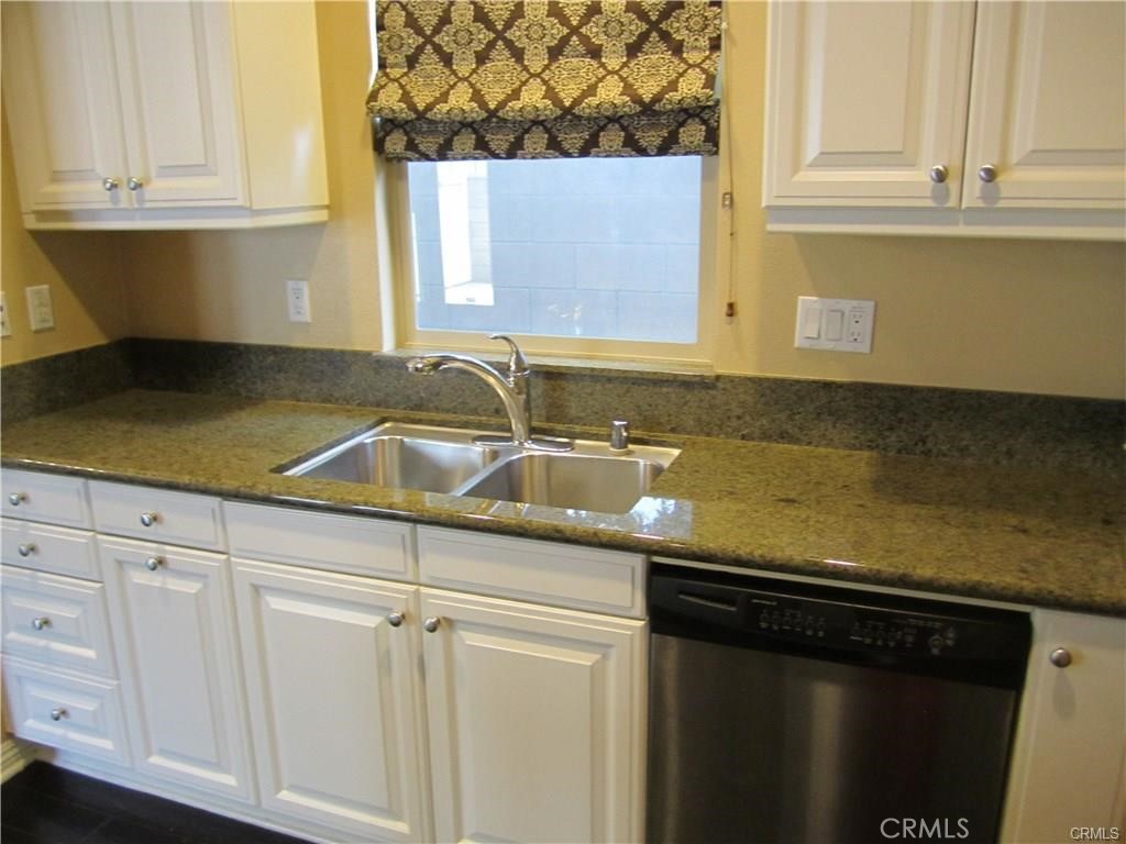 3103 South Hampton Way Ontario, CA 91761 - Photo 6 of 20