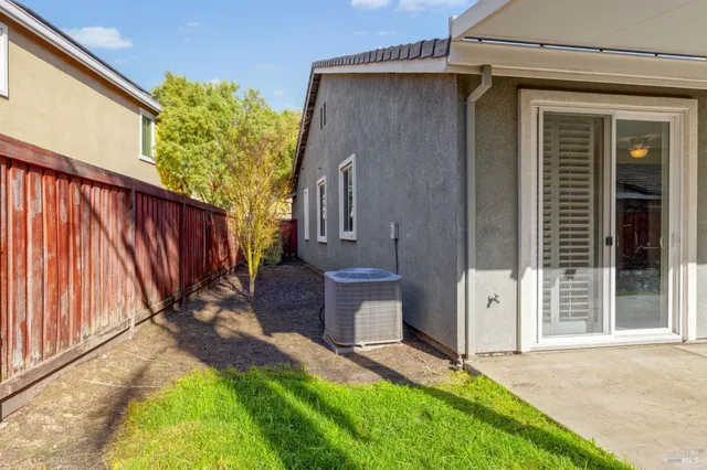 $574,999 | 448 Potters Lane, Vacaville, CA 95687