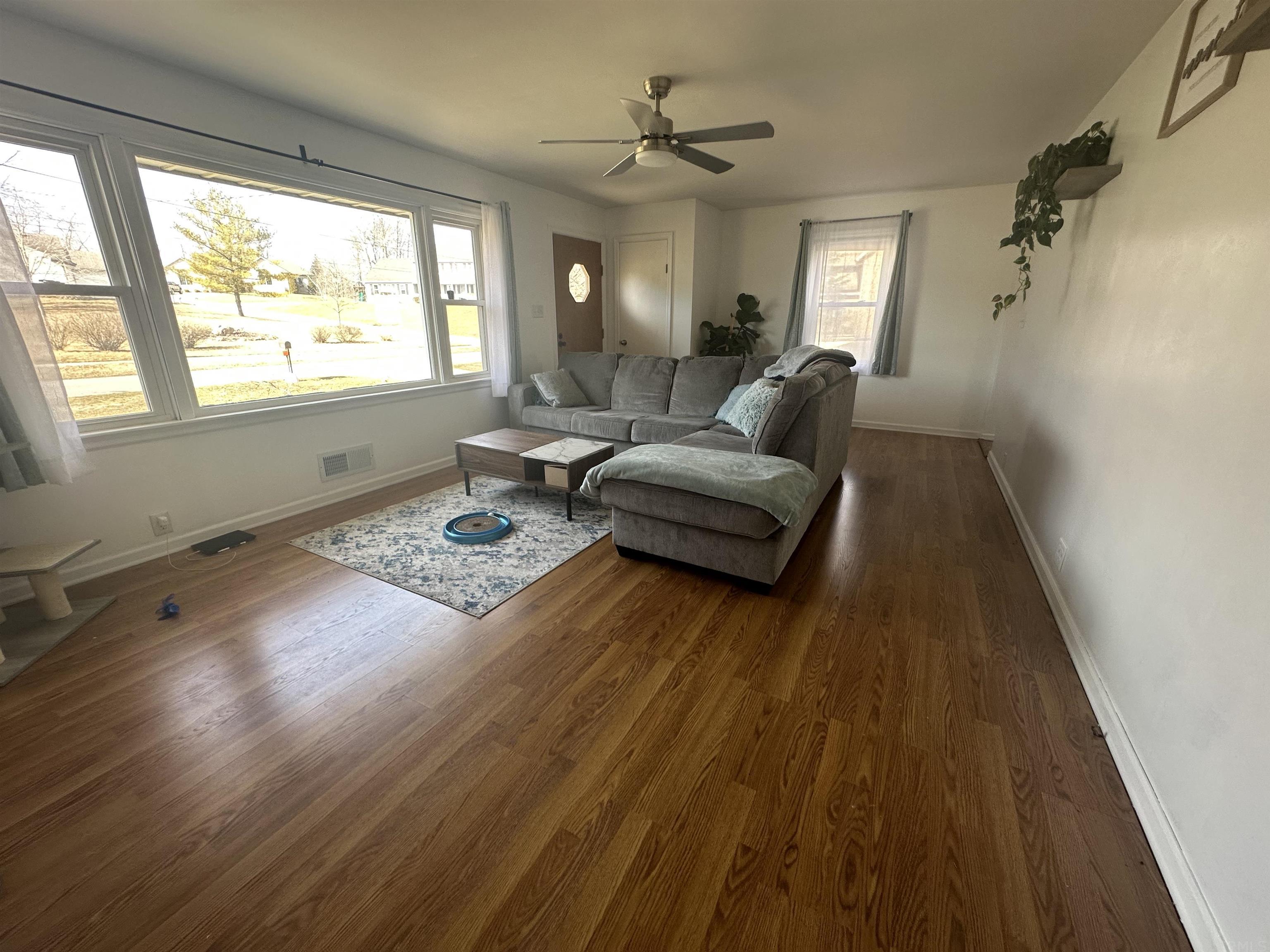 563 South Main Street Roanoke, IN 46783 - Photo 13 of 28