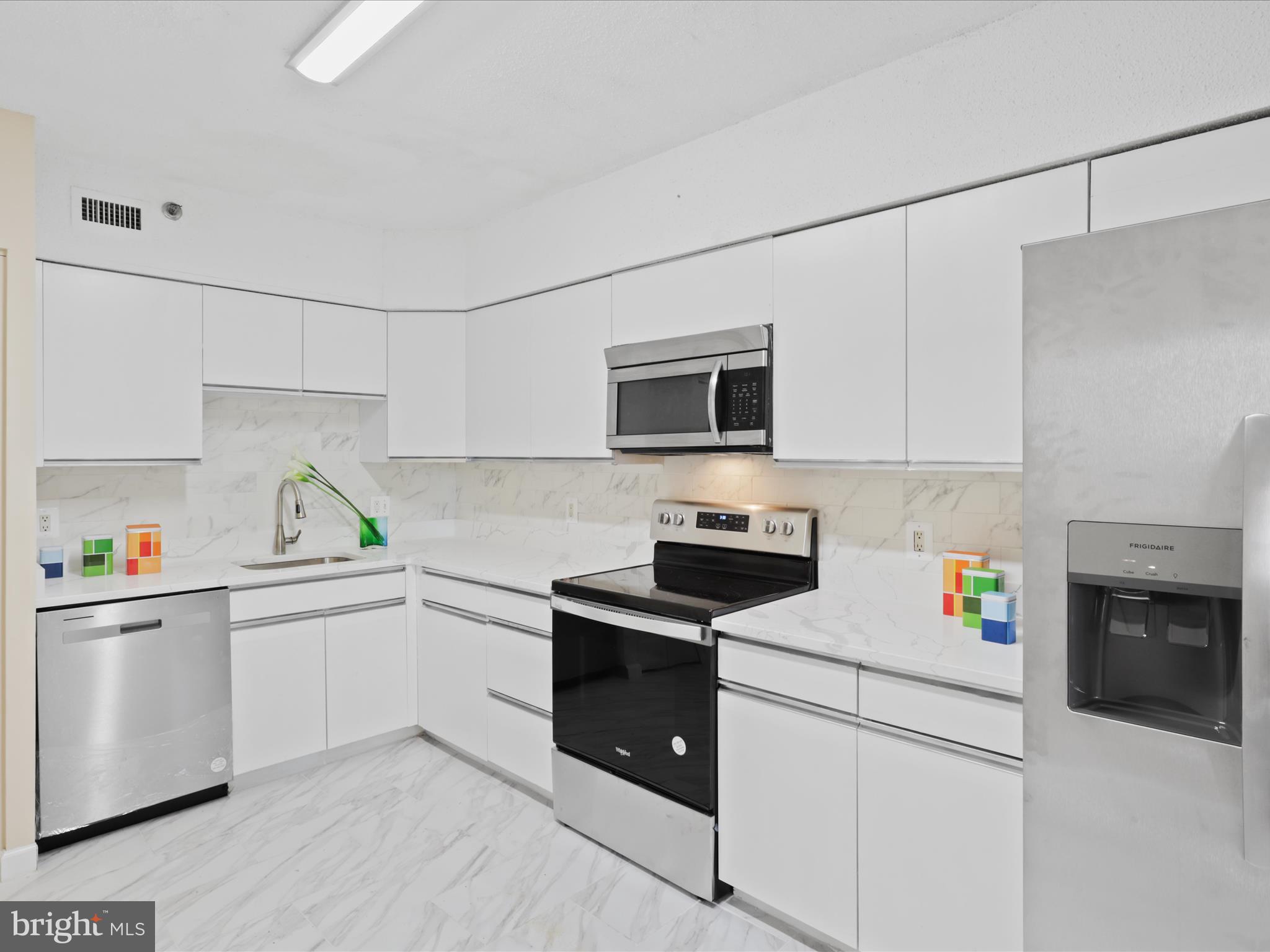 5501 Seminary Road, Unit 603S Falls Church, VA 22041 - Photo 18 of 44 Spacious and light and bright