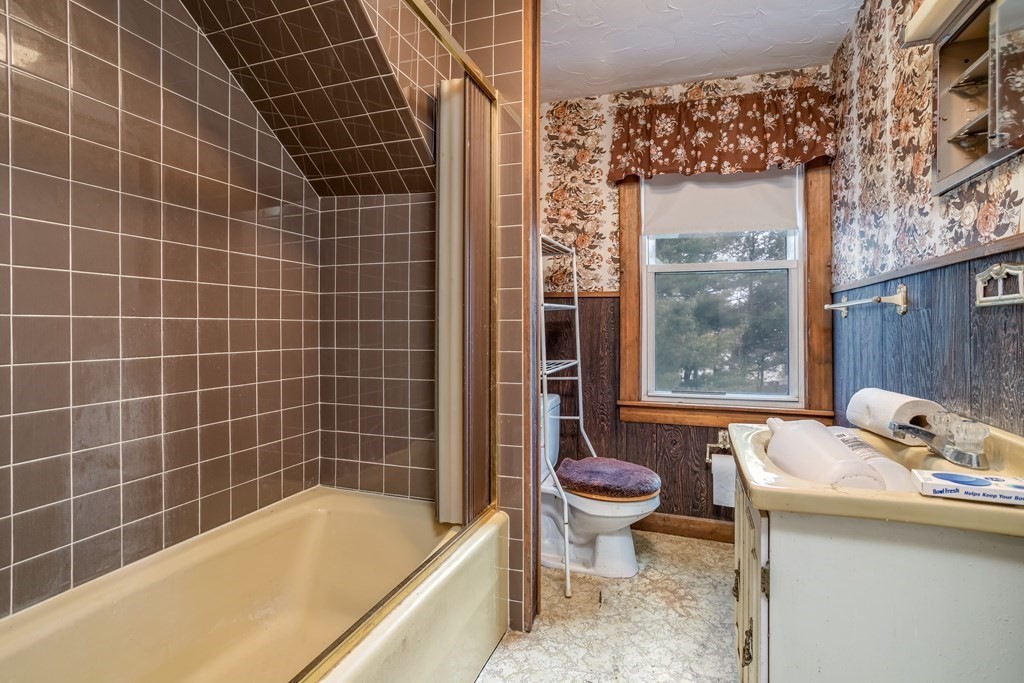 14 Waucantuck Road Worcester, MA 01606 - Photo 20 of 29 Gallery Image 20