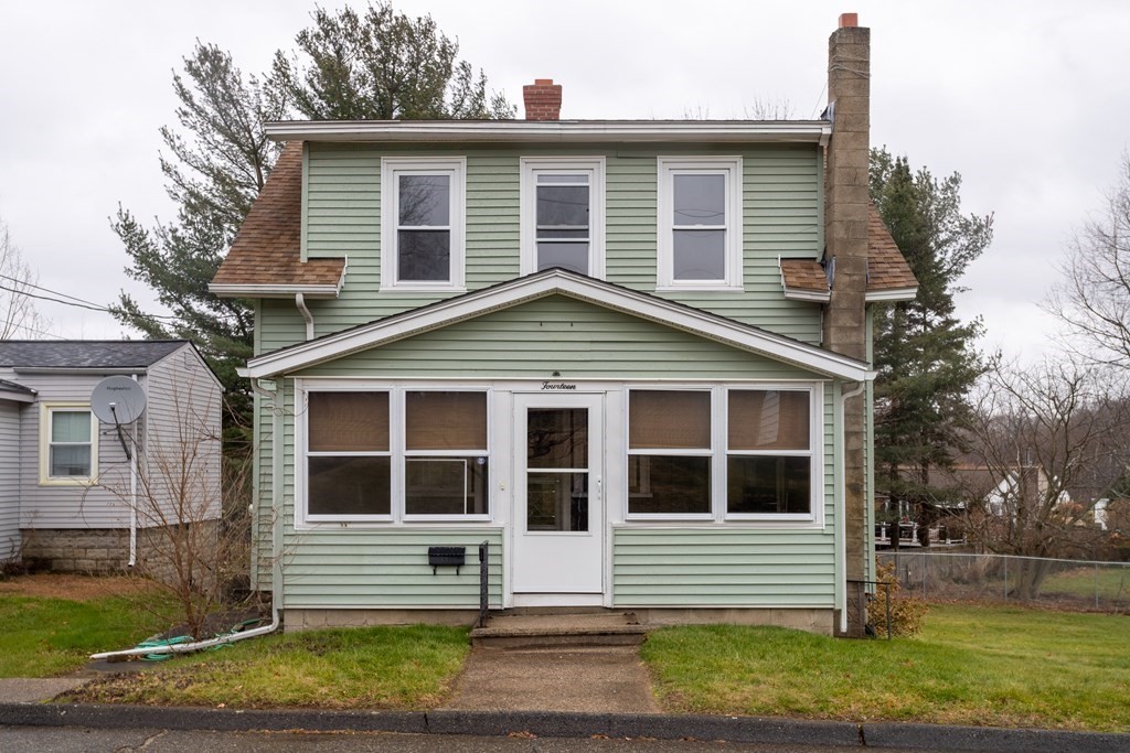 14 Waucantuck Road Worcester, MA 01606 - Photo 2 of 29 Gallery Image 2