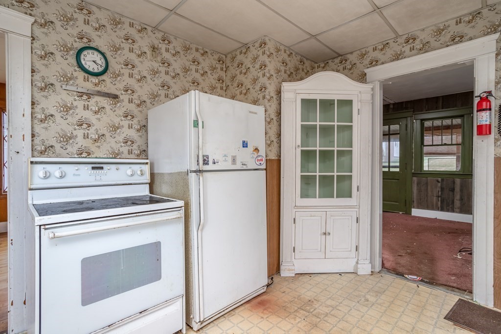 14 Waucantuck Road Worcester, MA 01606 - Photo 8 of 29 Gallery Image 8