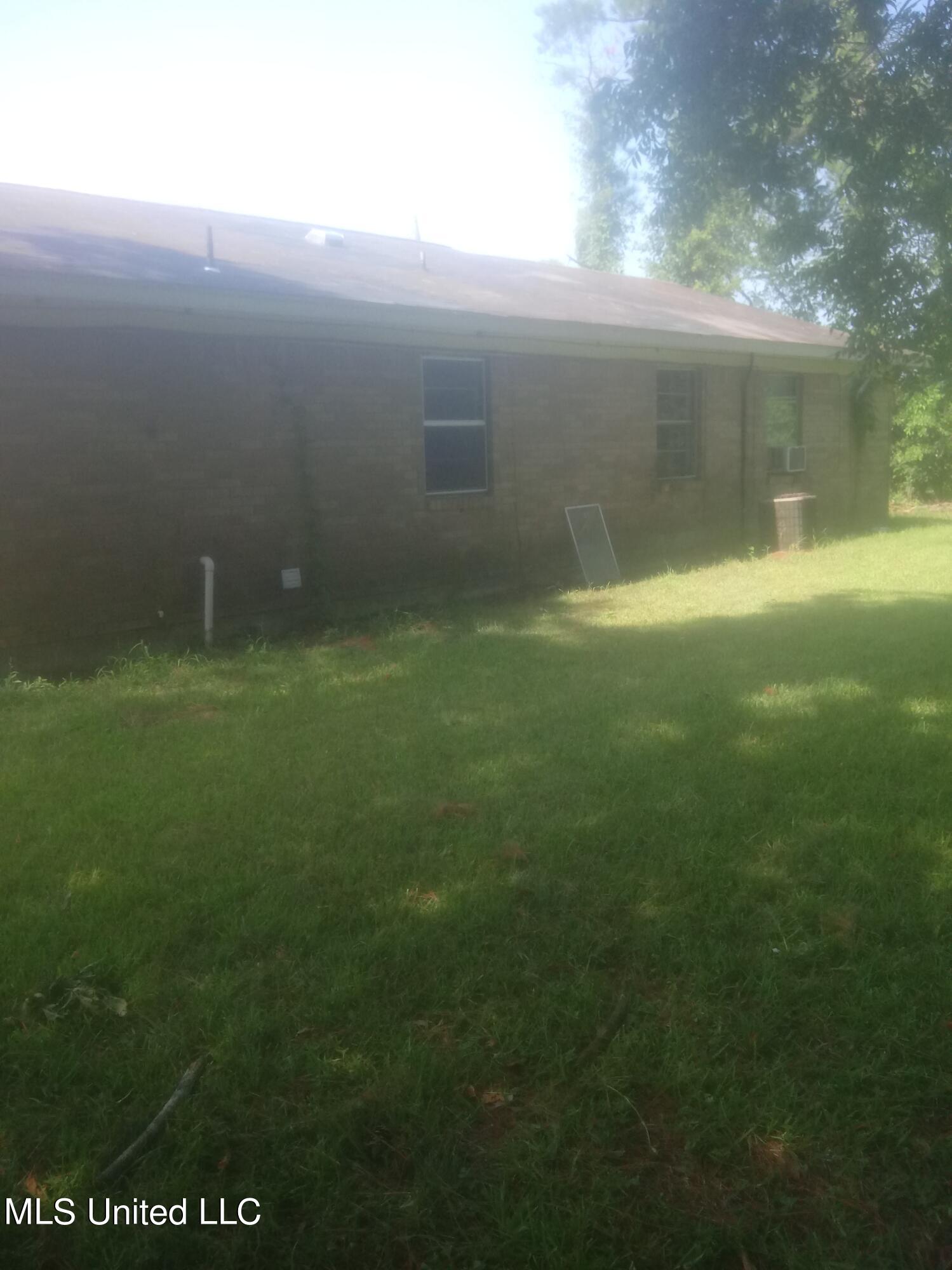 1340 Riverside Road Marks, MS 38646 - Photo 2 of 4 1340 Riverside 6