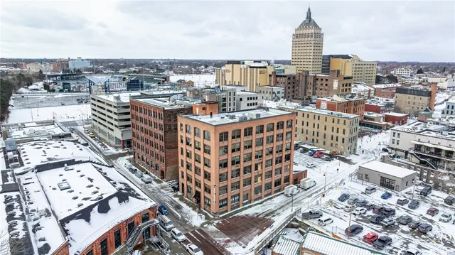 $1,800 | 64 Commercial Street, Unit 104, Rochester, NY 14614