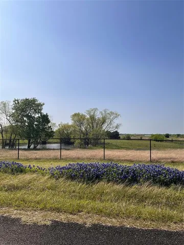 $590,000 | 810 Cody Road, Ennis, TX 75119